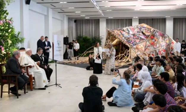 El Papa a jóvenes de Scholas: No a la guerra, discutir entre amigos hace crecer