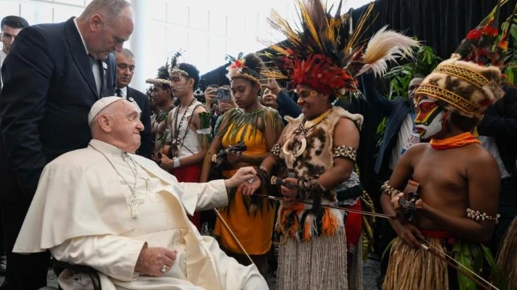 El Papa: Papúa Nueva Guinea, tierra de «extraordinaria riqueza cultural»