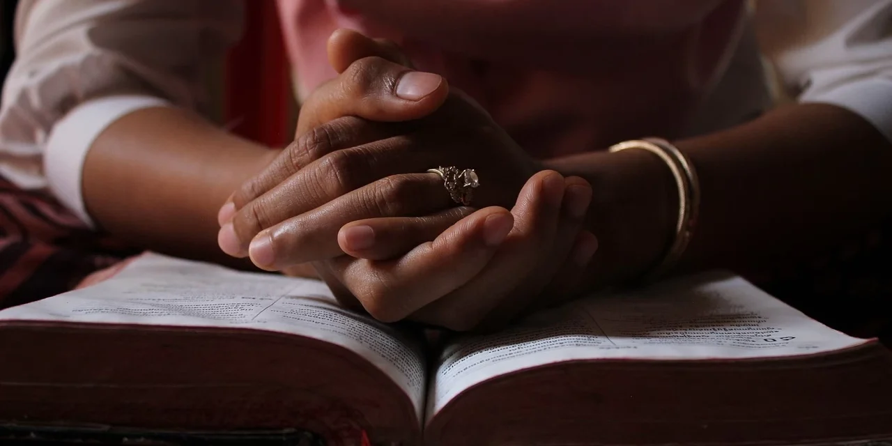 Leer el Evangelio antes de la misa