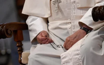 El Papa: Recemos el Rosario por los que sufren la locura de la guerra