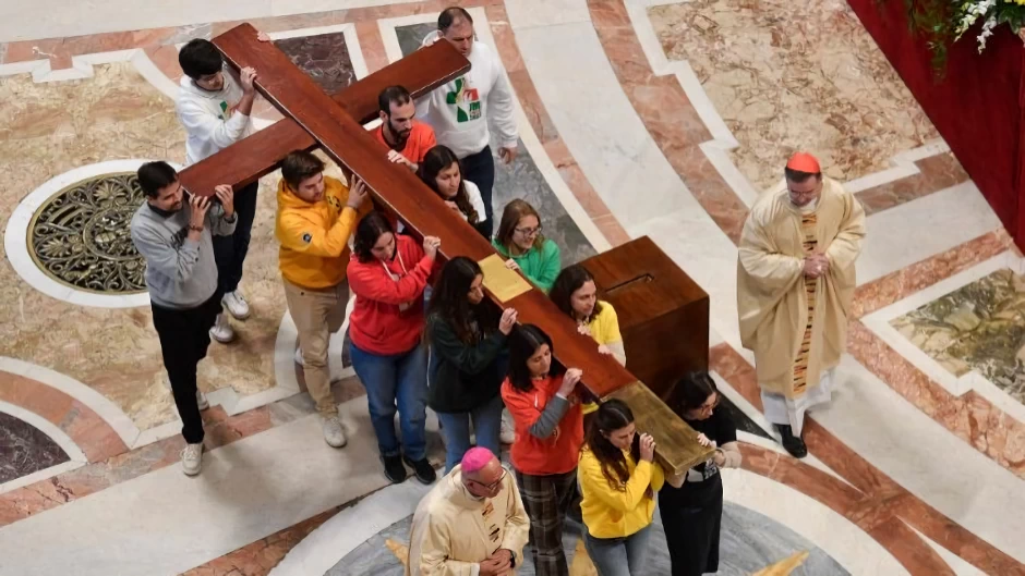 Papa Francisco: Nunca traicionar los propios ideales para “ser estrellas de un día»