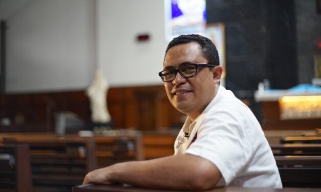 Consulta al cura (y de paso, confiésate)