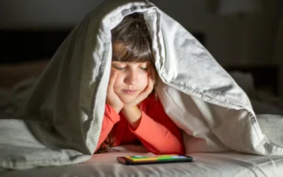 El reto de crecer entre pantallas: la nueva normalidad digital