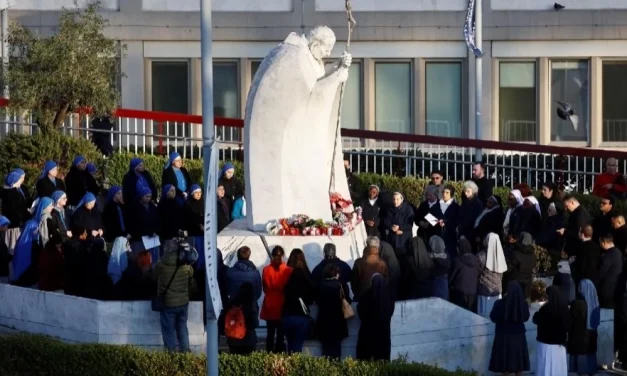 El Papa Francisco: en la mañana una crisis respiratoria