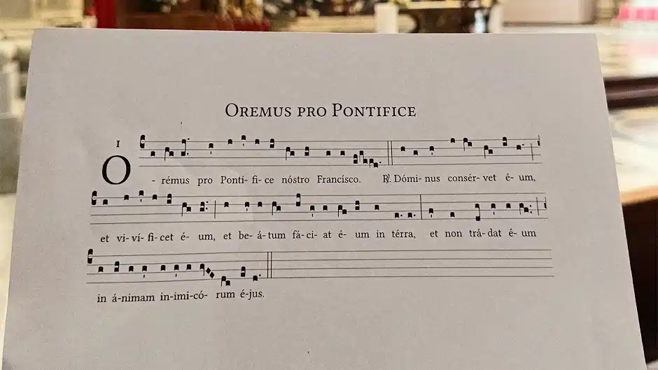 El canto «Oremus pro Pontifice» resuena en San Pedro