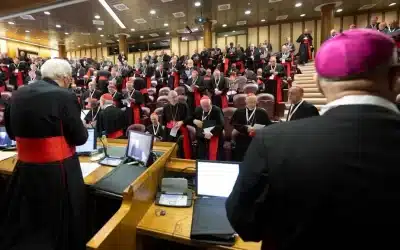 Cardenales piden a los fieles intensificar la oración hacia el Cónclave