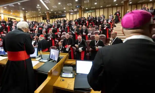 Cardenales piden a los fieles intensificar la oración hacia el Cónclave