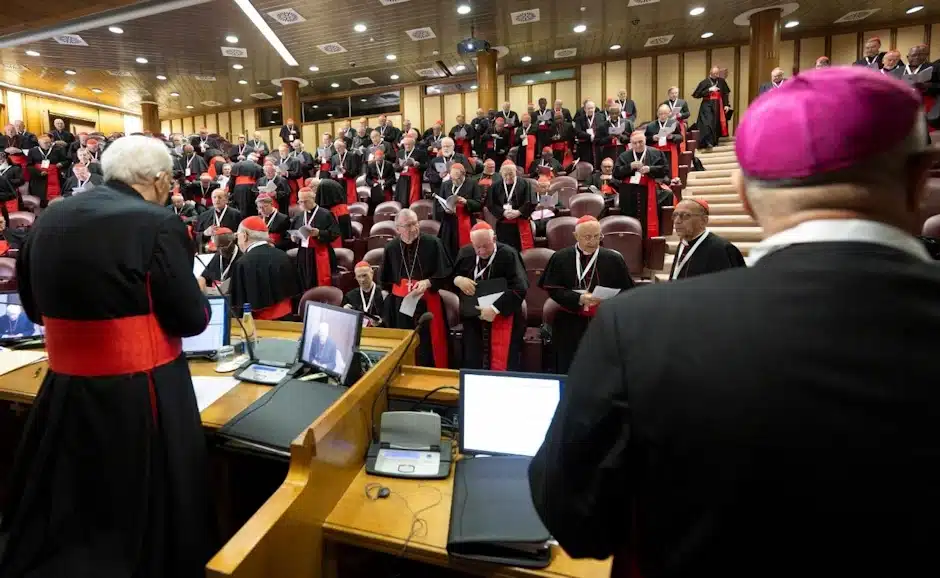 Cardenales piden a los fieles intensificar la oración hacia el Cónclave