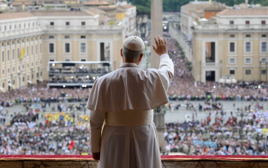 El sello de Francisco y un toque de Benedicto XVI