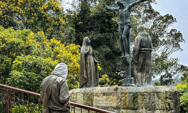 La ubicación de los cristianos: entre el espectáculo y el Misterio