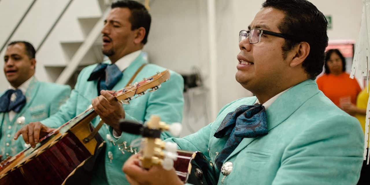 Los «mariachis» no son franceses, son de la Virgen