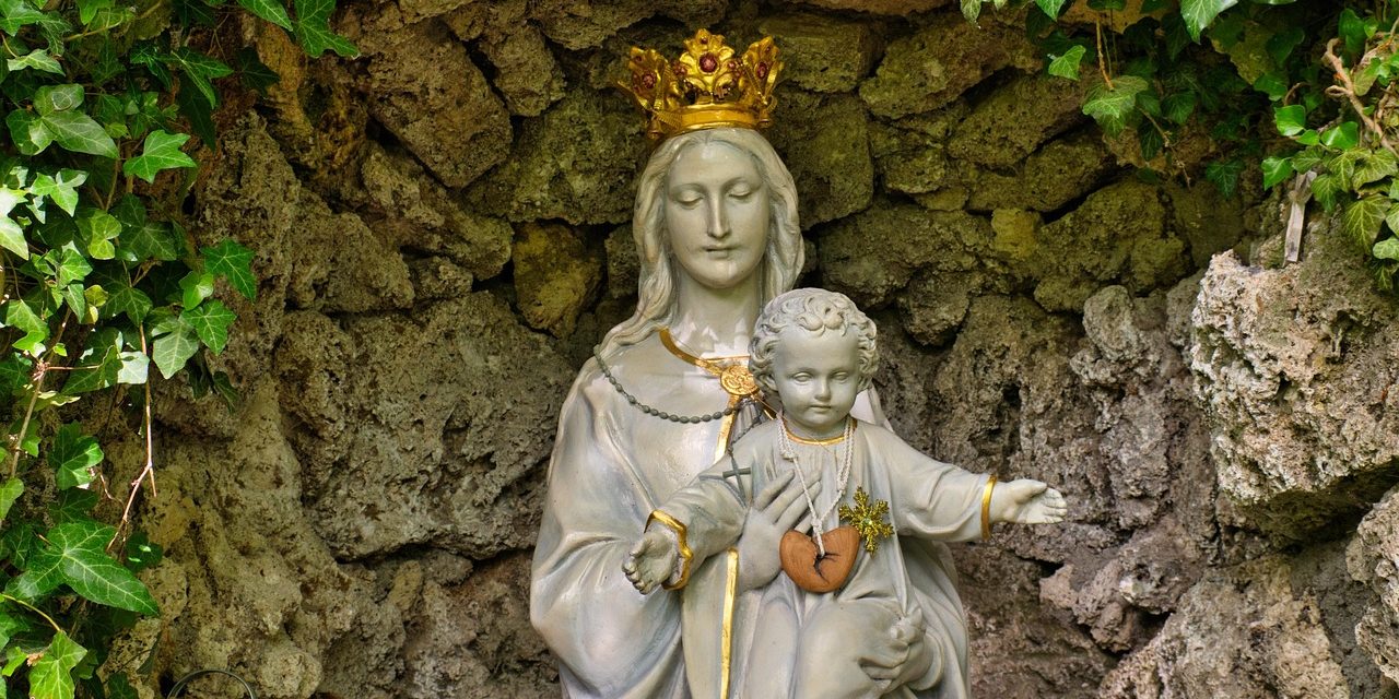 Mes de María: Espacio de Oración