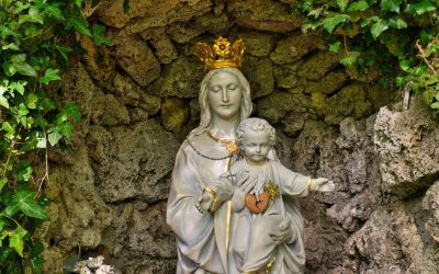 Mes de María: Espacio de Oración