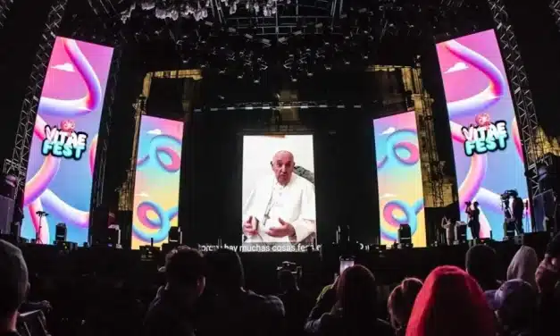 Miles de jóvenes en México vuelven a escuchar un mensaje de Francisco
