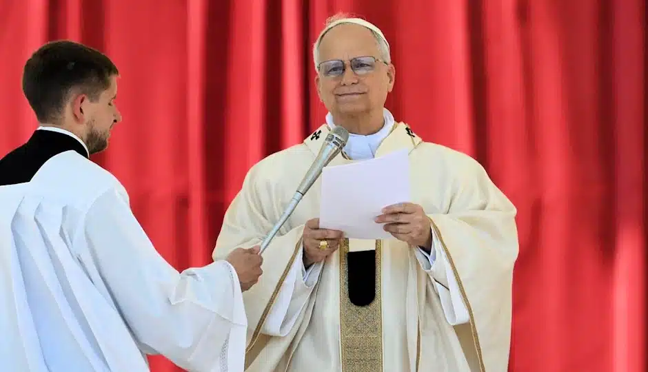 El Papa: Rezo por las familias que sufren por la guerra