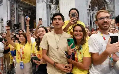 El Papa a los influencers: “Vayan a reparar las redes”