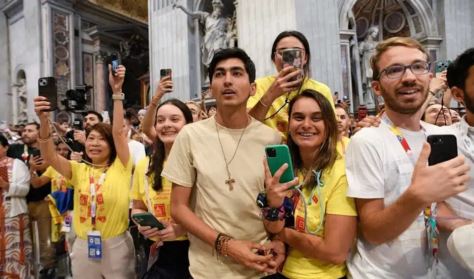 El Papa a los influencers: “Vayan a reparar las redes”