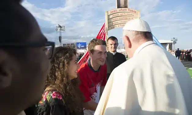 Las voces de los jóvenes en el corazón de los Papas