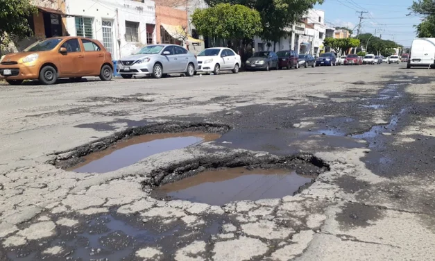 Baches en calles y aceras