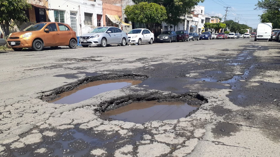 Baches en calles y aceras