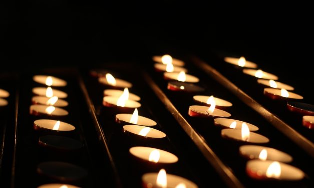 Sacerdotes en la encrucijada
