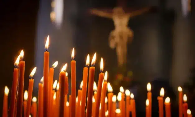 Al menos dos niños muertos en un tiroteo durante la misa en una escuela católica de Minneapolis