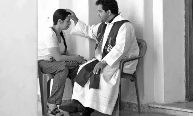 “El sacerdocio es el amor del corazón de Jesús”