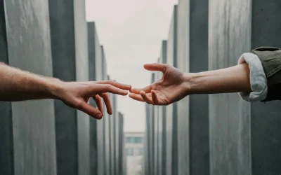 Manos que dialogan aparte