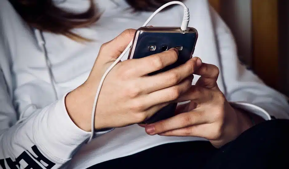 Adicciones al celular, móvil y pantallas