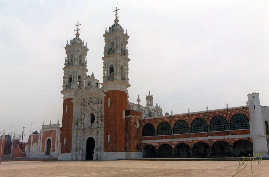 Raíces de piedra y fe, medio milenio de catolicismo estructural en México