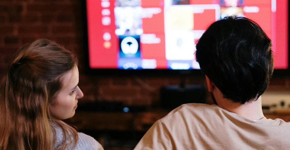 ¿Ver pornografía en pareja? Por qué no tiene nada de romántico