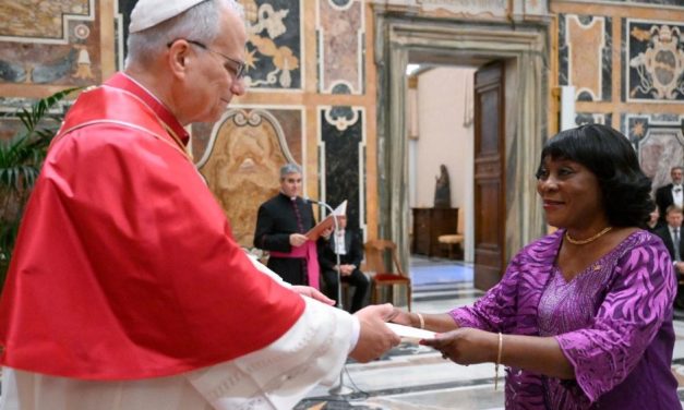 El Papa pide una «paz desarmada y desarmante» en la diplomacia mundial