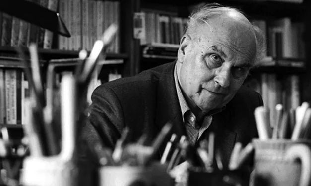 Kapuściński frente al muro