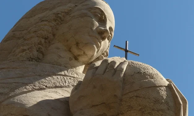 Trump, Sheinbaum: símbolos religiosos y el Estado moderno