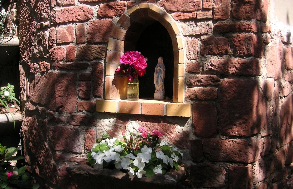 Hacer la oración con la Virgen