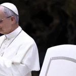 Los tiempos del verbo desarmar en el canto de paz de León Papa Leon 14