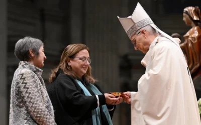 Los consagrados son fuente de paz. Muchos permanecen donde retumban las armas