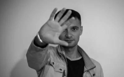 Vivir la conversión y oponerse al mal presente