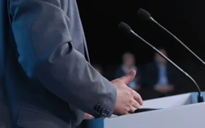 Venga a Nosotros Tu Reino – Capítulo 31 «Servidores públicos»