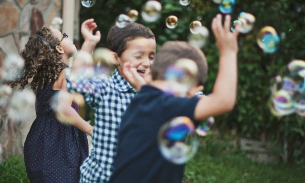 Cinco lecciones de comunicación que los niños pueden enseñarnos