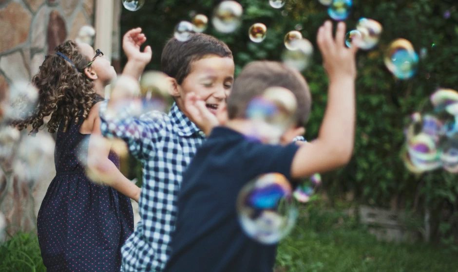 Cinco lecciones de comunicación que los niños pueden enseñarnos