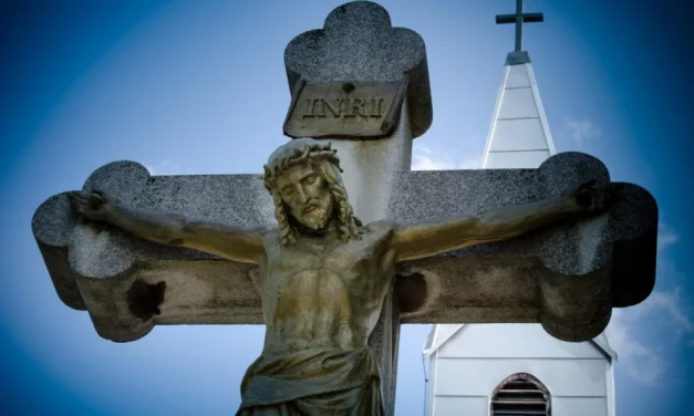 La humildad del crucificado es el amor extremo de Dios