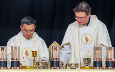 Quédate con Nosotros: Un regalo de Dios para la Iglesia universal