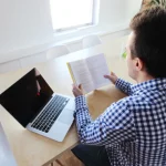 stocksnap-macbook-2617419