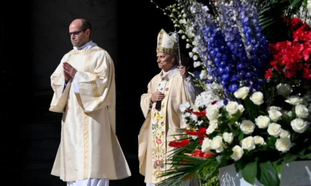 León XIV en Pascua 2026 proclama la esperanza contra la guerra y el lucro