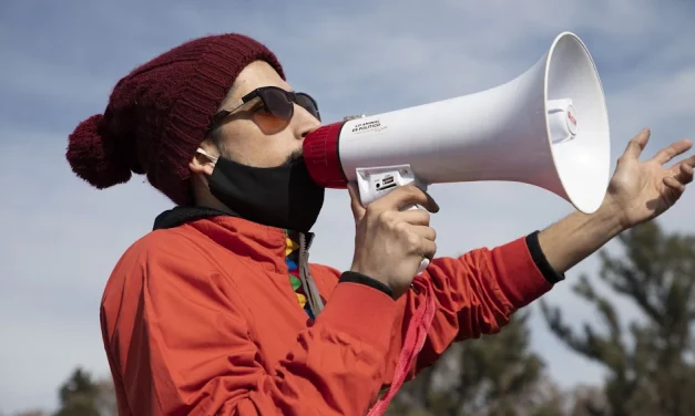 Tiempo de integrismos