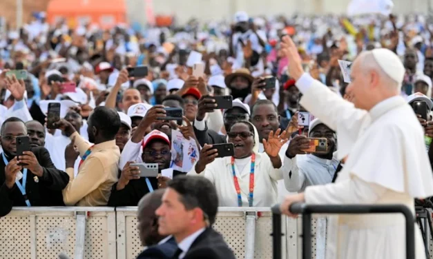 Mensajes del Papa en África para el mundo entero