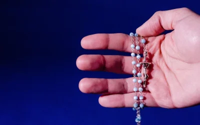 El Papa reza el Rosario por la paz junto con los santuarios del mundo