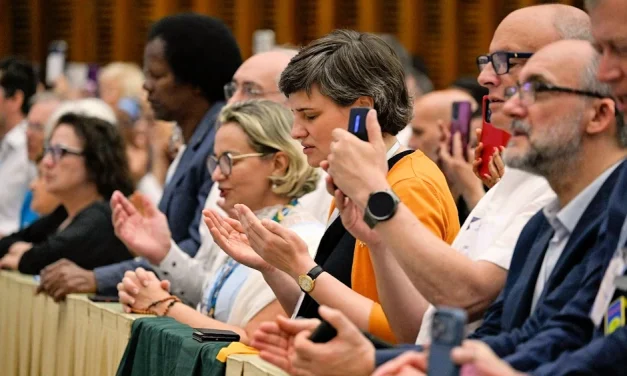 El Papa León XIV exige combatir la secularización y no permanecer en silencio: RCC