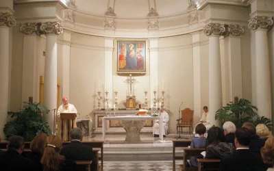 Culto Divino: En ningún caso, un laico puede pronunciar la homilía
